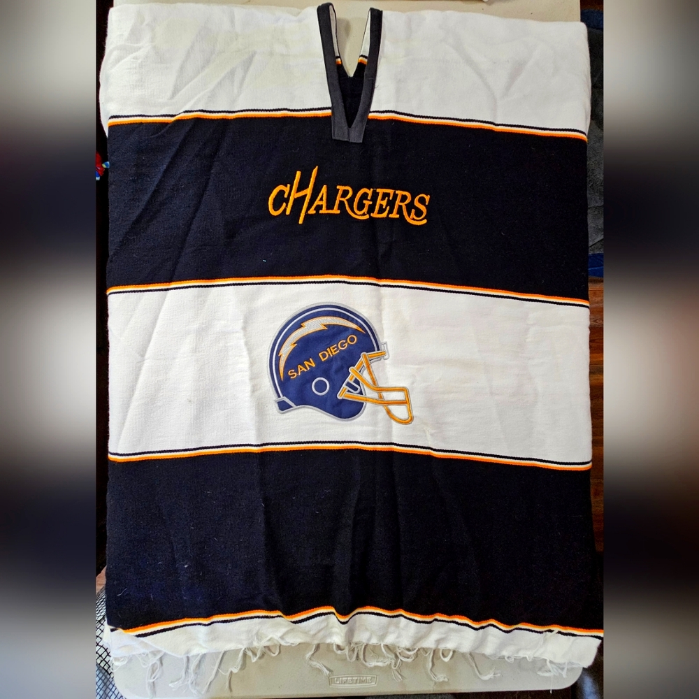 SD/LA CHARGERS PONCHO
